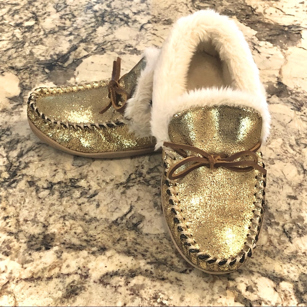 J. Crew NWOT Gold Leather Lodge Moccasin with Faux Fur Lining Size 8